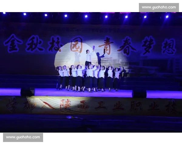 冰雪竞辉闪耀世界青春激情共谱冬奥梦想盛会